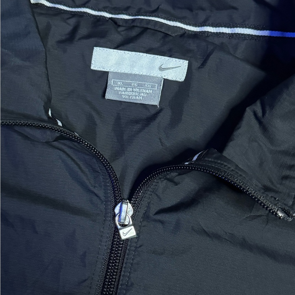Vintage Nike Men's Black Track Jacket (XL) - Picture 2 of 3